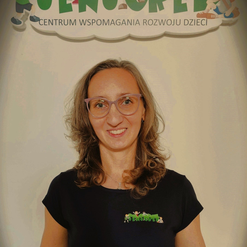 mgr KAROLINA DWORNIK